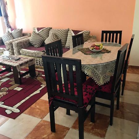 Cozy New 2 Bd Amazing Beach View Next To Hilton Hotel Family Only !العائلات فقط Александрия Екстериор снимка