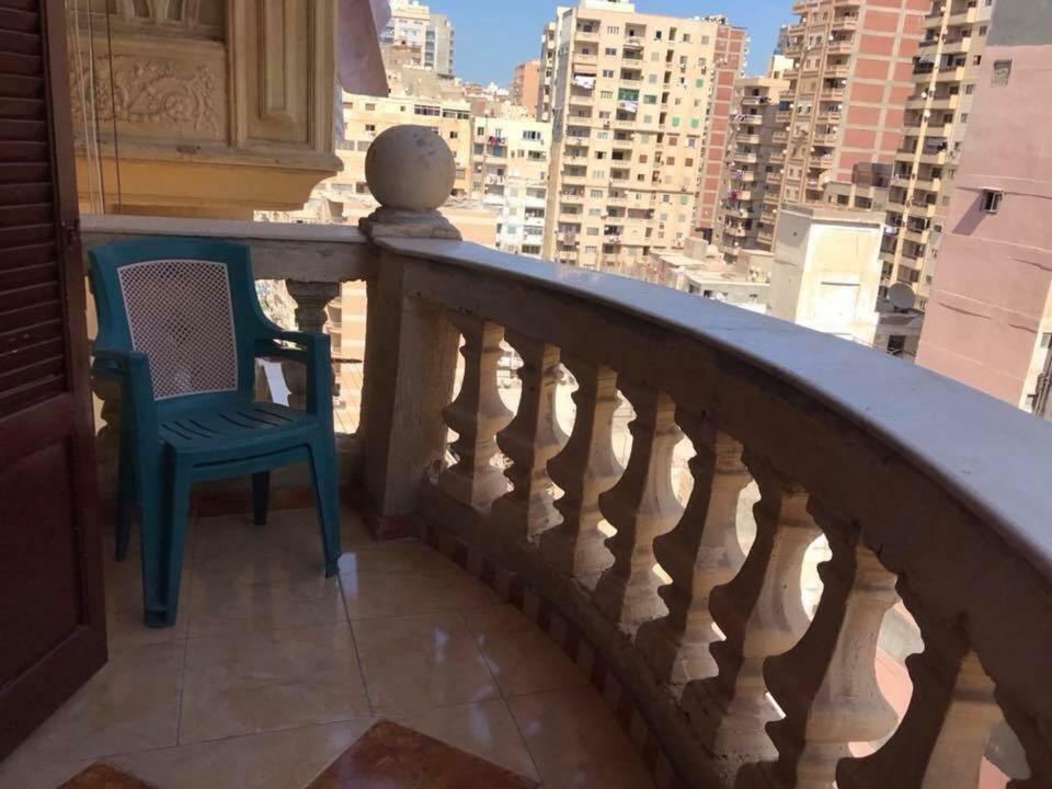Cozy New 2 Bd Amazing Beach View Next To Hilton Hotel Family Only !العائلات فقط Александрия Екстериор снимка